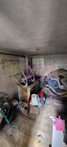 Casa batraneasca cu teren de vanzare in Busteni