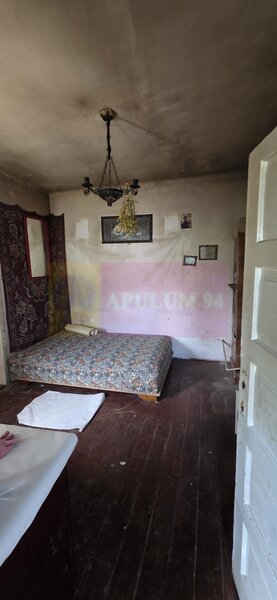 Casa batraneasca cu teren de vanzare in Busteni
